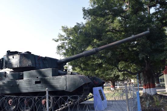 Colvin Taluqdars' College